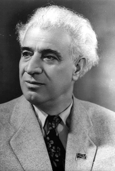 Вагарш Вагаршян : армянский советский актёр и театральный режиссёр