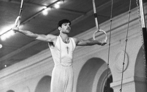 Альберт Азарян — легендарный армянский и советский гимнаст, один из символов спортивной славы Армении.