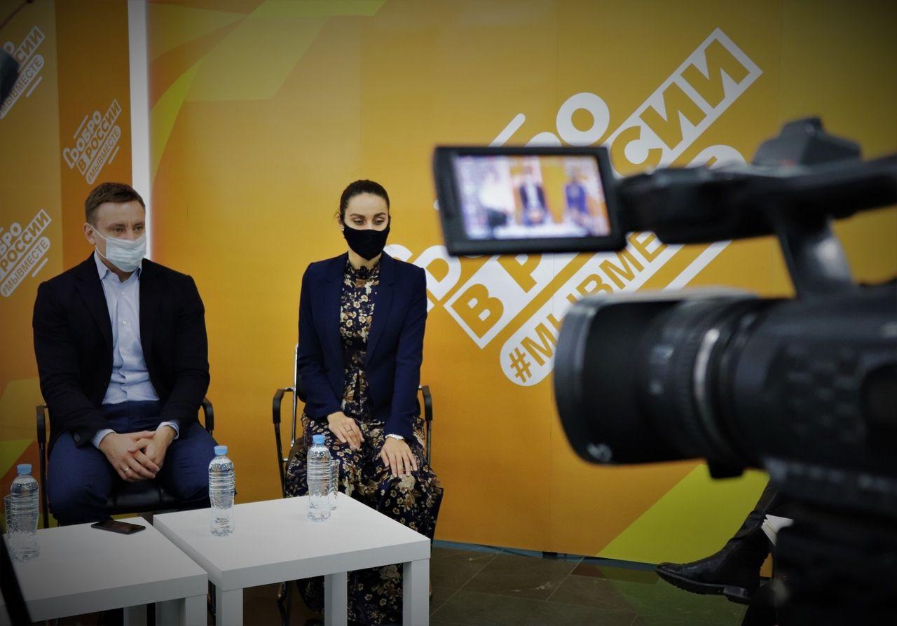 Волонтёрский центр «Добрые сердца» в лице руководителя Ашота Алтуняна, на итоговой встрече добровольческих организаций города Краснодара с начальником Управления по делам молодежи.